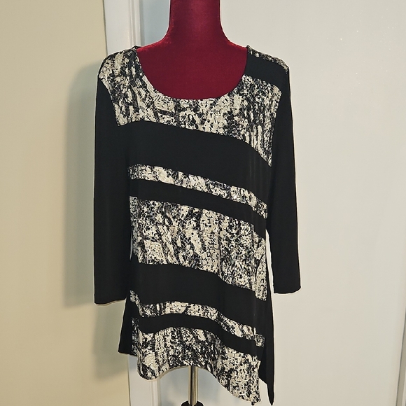 JM Collection Tops - Snakeprint Top Size Large